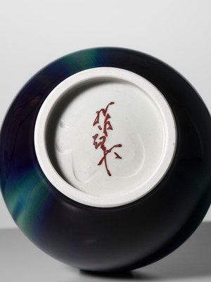 Lot 116 - TOKUDA YASOKICHI III: A FINE KUTANI GLAZED PORCELAIN BOTTLE VASE