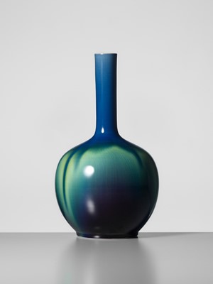 Lot 116 - TOKUDA YASOKICHI III: A FINE KUTANI GLAZED PORCELAIN BOTTLE VASE