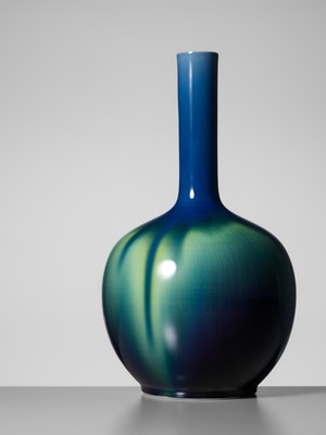 Lot 116 - TOKUDA YASOKICHI III: A FINE KUTANI GLAZED PORCELAIN BOTTLE VASE