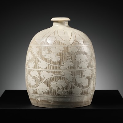 Lot 544 - A CIZHOU SGRAFIATTO TRUNCATED MEIPING VASE, PROBABLY NORTHERN SONG-JIN DYNASTY