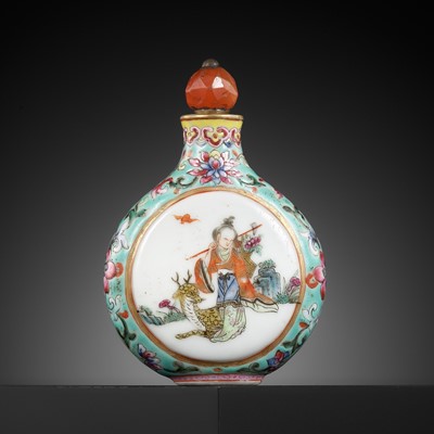 Lot 120 - AN IMPERIAL FAMILLE ROSE ‘IMMORTALS’ SNUFF BOTTLE, DAOGUANG MARK AND PERIOD