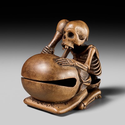 Lot 468 - TOMOKAZU: A WOOD NETSUKE OF A SKELETON AND MOKUGYO