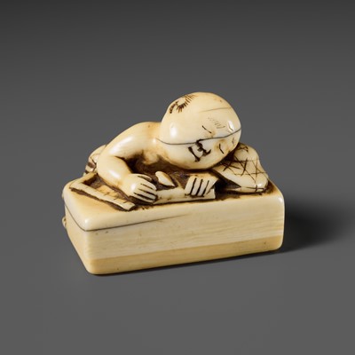 Lot 80 - A RARE KYOTO SCHOOL IVORY NETSUKE OF A CARPENTER SLEEPING ON A PLANK