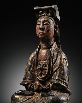 Lot 339 - A RARE GILT-LACQUERED BRONZE FIGURE OF GUANYIN, SONG TO YUAN DYNASTY