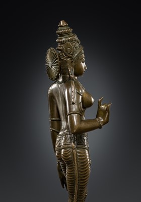 Lot 630 - A BRONZE FIGURE OF PARVATI, SOUTH INDIA, NAYAK DYNASTY PERIOD