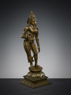 Lot 630 - A BRONZE FIGURE OF PARVATI, SOUTH INDIA, NAYAK DYNASTY PERIOD