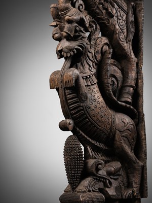 Lot 307 - AN ARCHITECTURAL WOOD BRACKET, TAMIL NADU, 17TH-18TH CENTURY