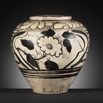 Lot 143 - A RARE LARGE CIZHOU PAINTED ‘PEONY’ JAR, JIN-YUAN DYNASTY