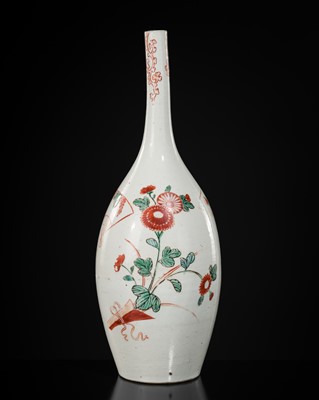 Lot 184 - A FINE KO-IMARI BOTTLE VASE