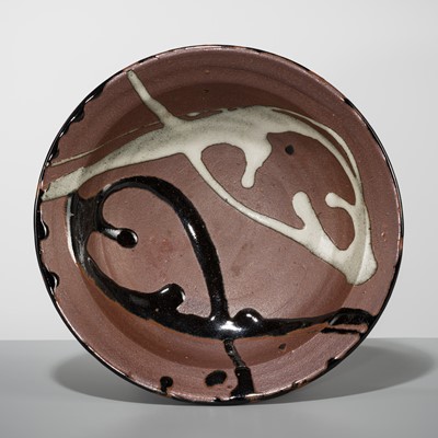 Lot 202 - SHOJI HAMADA: A POTTERY BOWL WITH ABSTRACT GLAZING