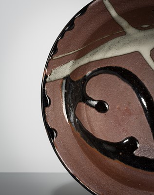 Lot 202 - SHOJI HAMADA: A POTTERY BOWL WITH ABSTRACT GLAZING