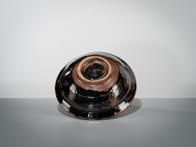 Lot 202 - SHOJI HAMADA: A POTTERY BOWL WITH ABSTRACT GLAZING