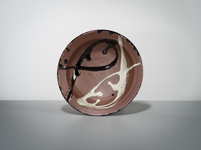 Lot 202 - SHOJI HAMADA: A POTTERY BOWL WITH ABSTRACT GLAZING