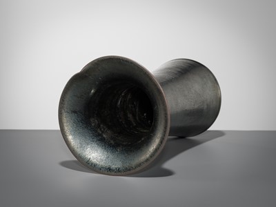 Lot 199 - KAMADA KOJI: A SILVERY TENMOKU GLAZED FLOWER VASE