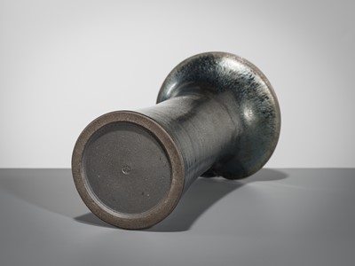 Lot 199 - KAMADA KOJI: A SILVERY TENMOKU GLAZED FLOWER VASE