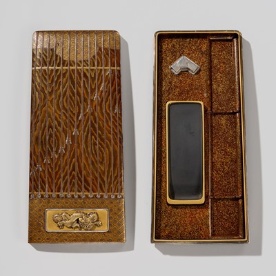 Lot 118 - A FINE LACQUER SUZURIBAKO (WRITING BOX) IN THE FORM OF A KOTO (HARP)