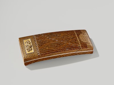 Lot 118 - A FINE LACQUER SUZURIBAKO (WRITING BOX) IN THE FORM OF A KOTO (HARP)