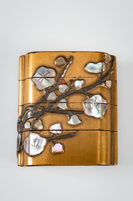 Lot 1423 - A RINPA-STYLE THREE-CASE LACQUER INRO WITH CHERRY BLOSSOMS