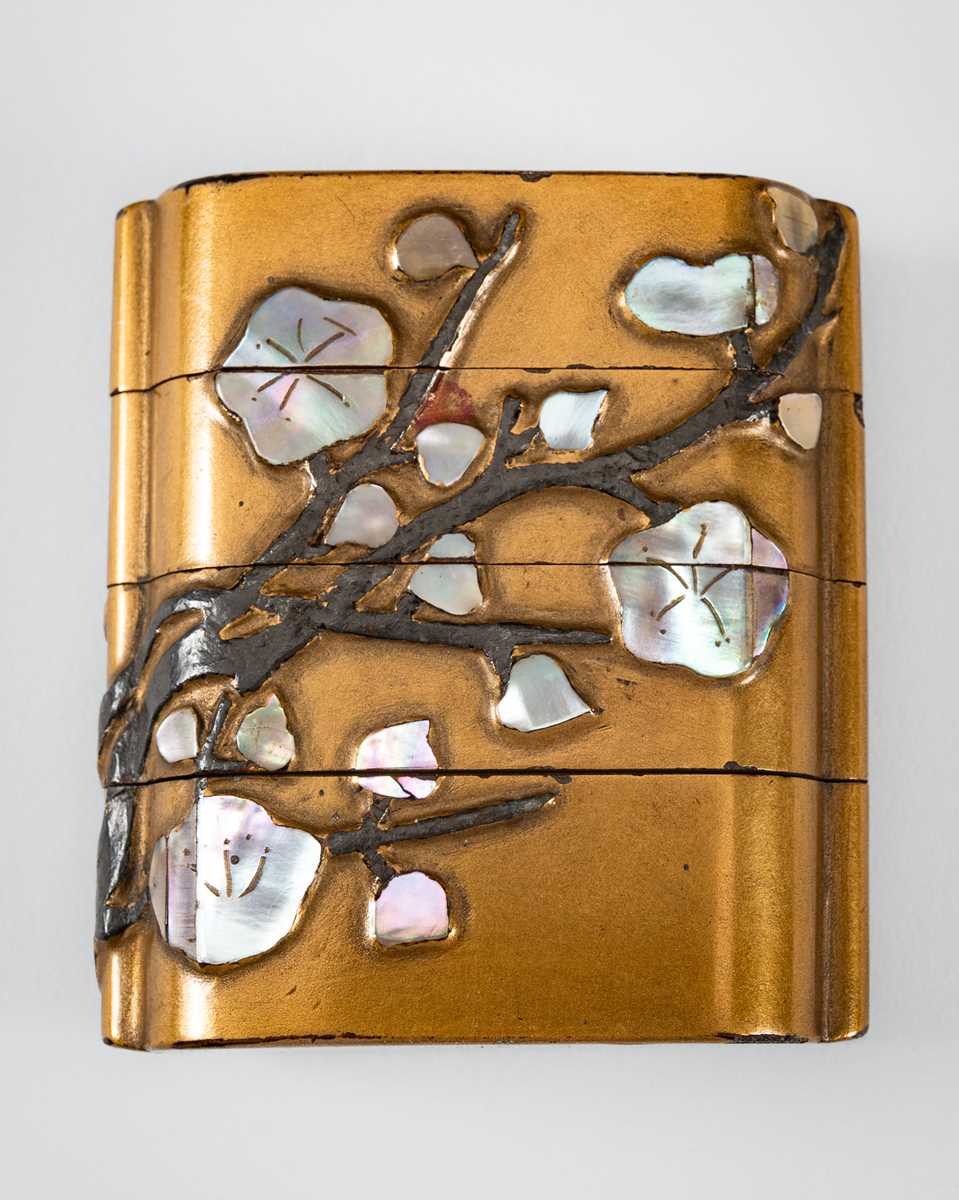 Lot 1423 - A RINPA-STYLE THREE-CASE LACQUER INRO WITH CHERRY BLOSSOMS