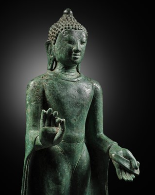 Lot 217 - A RARE AND IMPORTANT BRONZE FIGURE OF BUDDHA, PAGAN PERIOD