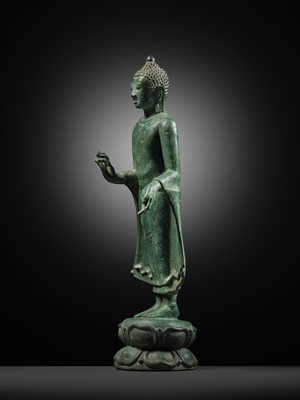 Lot 217 - A RARE AND IMPORTANT BRONZE FIGURE OF BUDDHA, PAGAN PERIOD