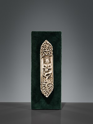 Lot 10 - A BONE PLAQUE FROM A TANTRIC SHANMUDRA (APRON) DEPICTING MAHAKALA, TIBET, 17TH-18TH CENTURY