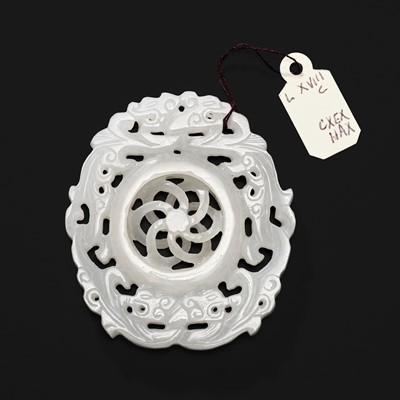 Lot 115 - A FINE OPENWORK WHITE JADE PENDANT, 18TH CENTURY