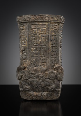 Lot 61 - A BRONZE ‘DRAGON HEAD’ CHARIOT POLE FITTING, WARRING STATES PERIOD