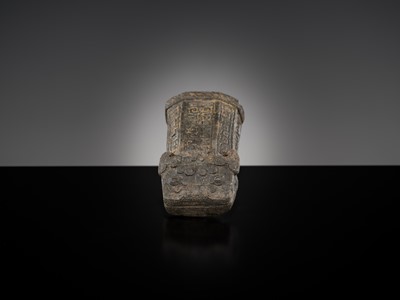 Lot 61 - A BRONZE ‘DRAGON HEAD’ CHARIOT POLE FITTING, WARRING STATES PERIOD