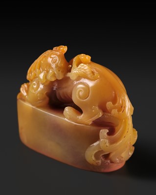 Lot 92 - A FINE TIANHUANG ‘MYTHICAL BEAST’ SEAL, QING DYNASTY