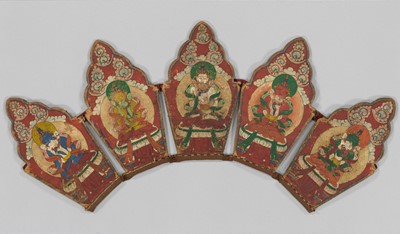 Lot 288 - A RARE FIVE-LEAF RITUAL CROWN WITH BUDDHAS AND CONSORTS, TIBET, 15TH-16TH CENTURY