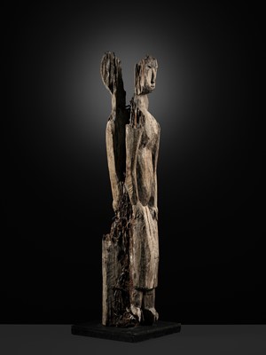 Lot 229 - A LARGE WOOD FIGURE, HAMPATONG, DAYAK PEOPLE, IBAN TRIBE, 19TH TO EARLY 20TH CENTURY