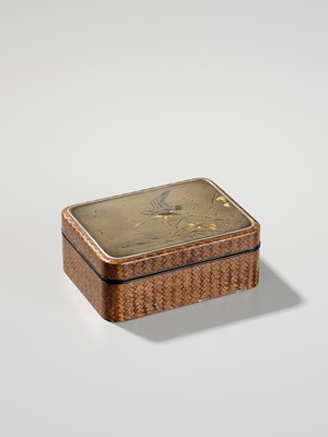 Lot 15 - SHIGEHISA: A WOVEN RATTAN BOX AND COVER INLAID WITH A FINE SHIBUICHI PLAQUE DEPICTING A GOOSE IN WINTER
