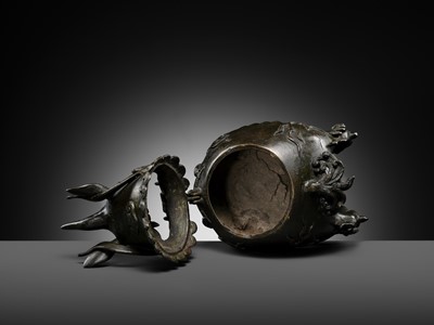 Lot 386 - A RARE BRONZE LUDUAN-FORM CENSER AND COVER, YUAN-MING DYNASTY