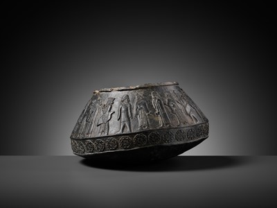 Lot 321 - A WESTERN ASIATIC ‘PROCESSION OF TRIBUTE BEARERS’ CHLORITE VESSEL, 1st MILLENNIUM BC