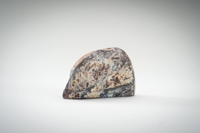 Lot 1523 - A LARGE AND RARE AGATE MATRIX ‘DZI BEAD’ CARVING, 19TH CENTURY