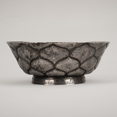 Lot 773 - A FINE SILVER ‘LOTUS’ BOWL, TANG DYNASTY STYLE