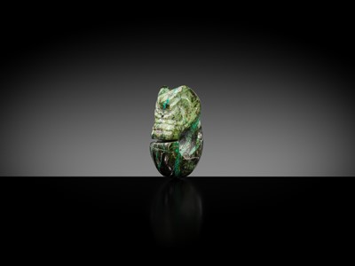 Lot 792 - A TURQUOISE MATRIX ‘PIG-DRAGON’ PENDANT, ZHULONG, HONGSHAN CULTURE