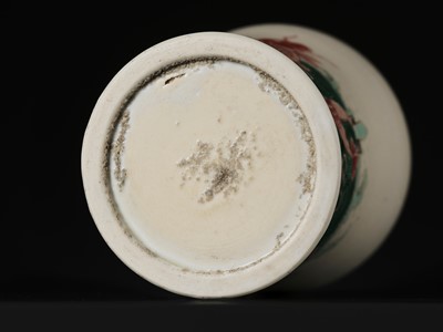 Lot 265 - A FAMILLE VERTE ‘CHILONG AND CARP’ MALLET VASE, YAOLINGZUN, KANGXI PERIOD