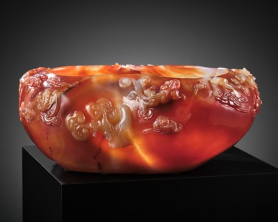 Lot 424 - A LARGE AND HEAVY CARNELIAN AGATE ‘CHILONG’ BRUSH WASHER, LATE QING DYNASTY TO REPUBLIC PERIOD