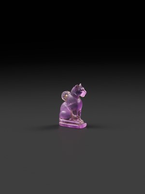 Lot 39 - A MASTERFULLY CARVED AMETHYST ‘CAT’ AMULET, BASTET, LATE PERIOD TO PTOLEMAIC ERA