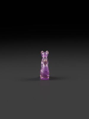 Lot 39 - A MASTERFULLY CARVED AMETHYST ‘CAT’ AMULET, BASTET, LATE PERIOD TO PTOLEMAIC ERA