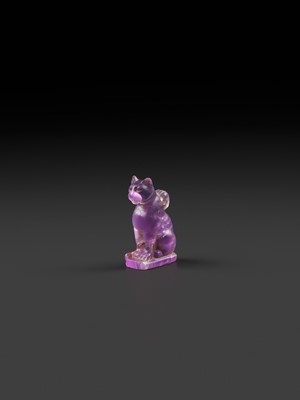 Lot 39 - A MASTERFULLY CARVED AMETHYST ‘CAT’ AMULET, BASTET, LATE PERIOD TO PTOLEMAIC ERA