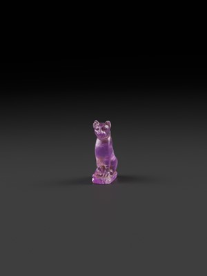 Lot 39 - A MASTERFULLY CARVED AMETHYST ‘CAT’ AMULET, BASTET, LATE PERIOD TO PTOLEMAIC ERA