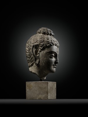 Lot 332 - A SMALL GRAY SCHIST HEAD OF BUDDHA SHAKYAMUNI, ANCIENT REGION OF GANDHARA
