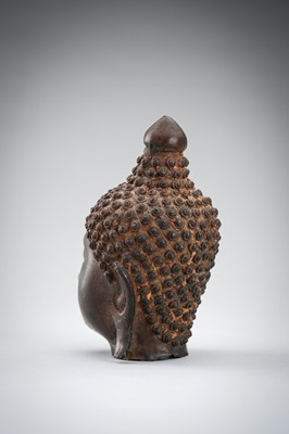 Lot 1014 - A BRONZE HEAD OF BUDDHA, CHIENG SEN STYLE