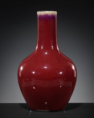 Lot 586 - A LARGE FLAMBÉ GLAZED VASE, TIANQIUPING, 18TH – 19TH CENTURY