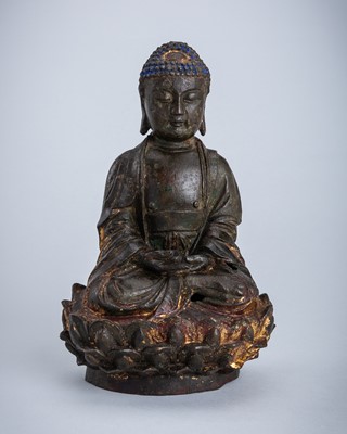 Lot 1549 - A GILT AND LACQUER BRONZE FIGURE OF BUDDHA, MING DYNASTY