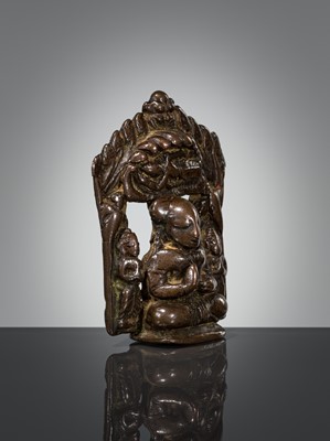 Lot 285 - AN EXTREMELY RARE COPPER ALLOY ICON OF NAMMALVAR, 16TH CENTURY