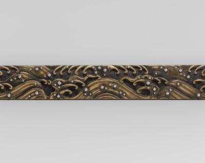 Lot 590 - EISHU: A FINE SENTOKU KOZUKA WITH STORMY WAVES